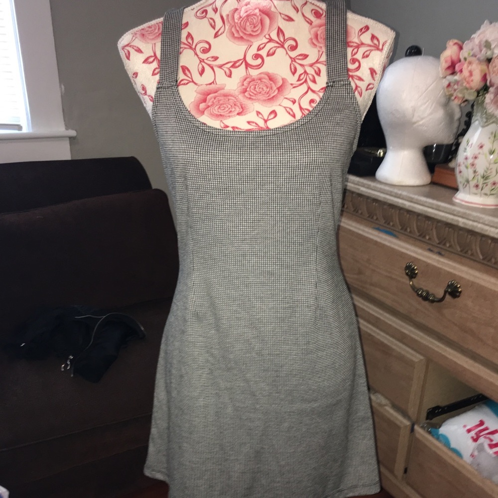 Forever 21 black and white dress size M